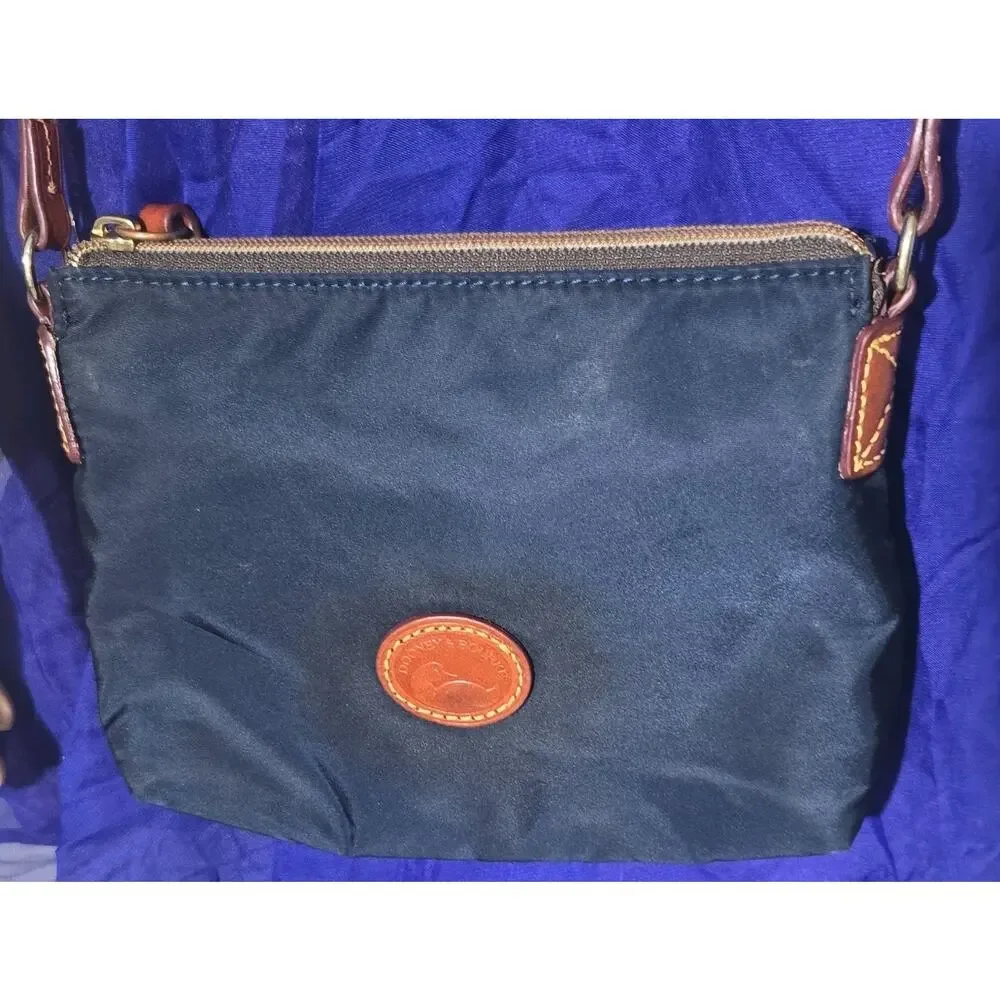 Dooney & Bourke Navy Crossbody Bag with Zip Closure Adjustable Strap Gold - Picture 2 of 12